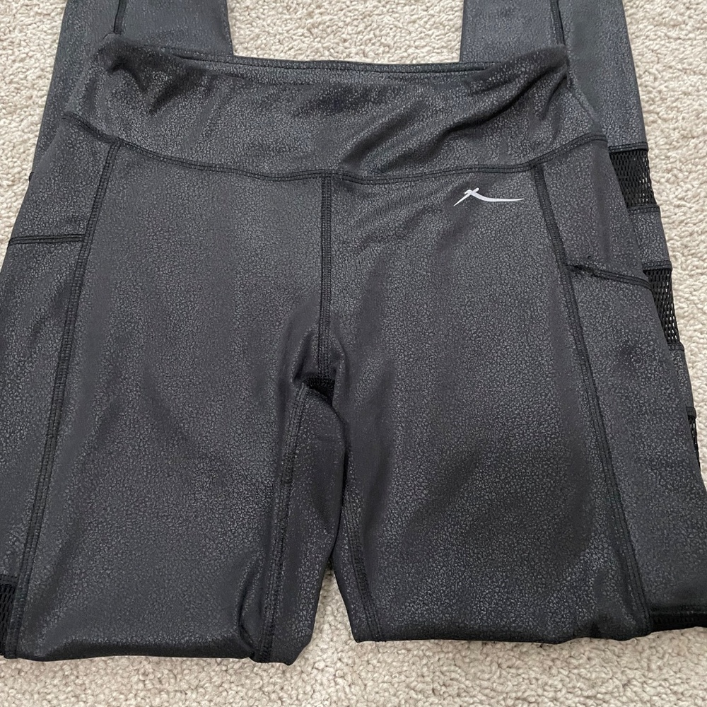 Women's Black knockout Leggings- MED